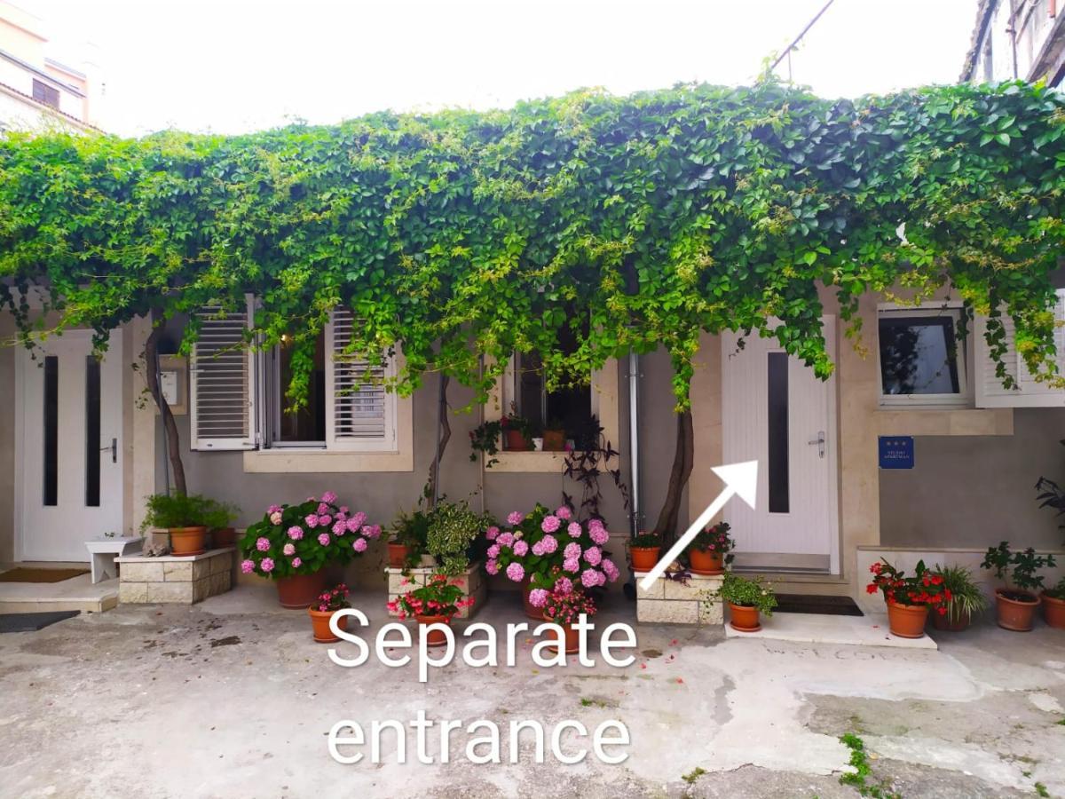 Studio Apartman Lenka สปลิท ภายนอก รูปภาพ