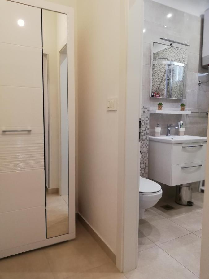 Studio Apartman Lenka สปลิท ภายนอก รูปภาพ