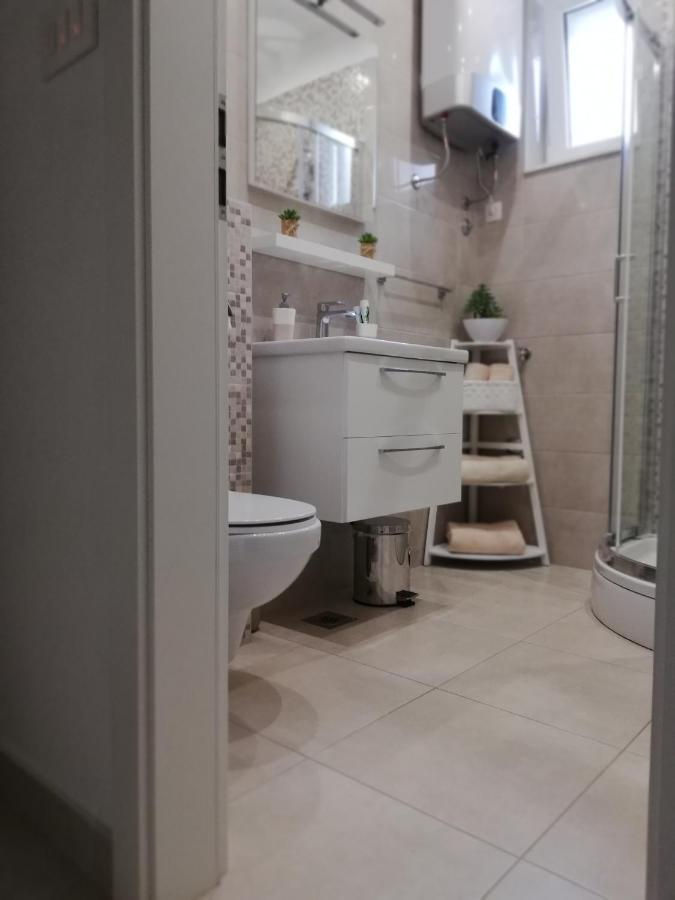 Studio Apartman Lenka สปลิท ภายนอก รูปภาพ