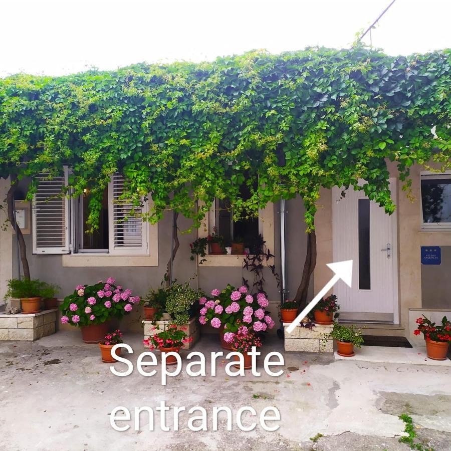 Studio Apartman Lenka สปลิท ภายนอก รูปภาพ